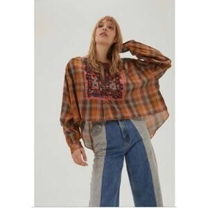 NWT Kimchi Blue Top Urban Outfitters Size SP